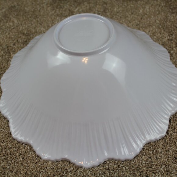 Shabby Chic Melamine Serving Bowl White Purple Iris Scalloped Large 13" NWT - Picture 8 of 8